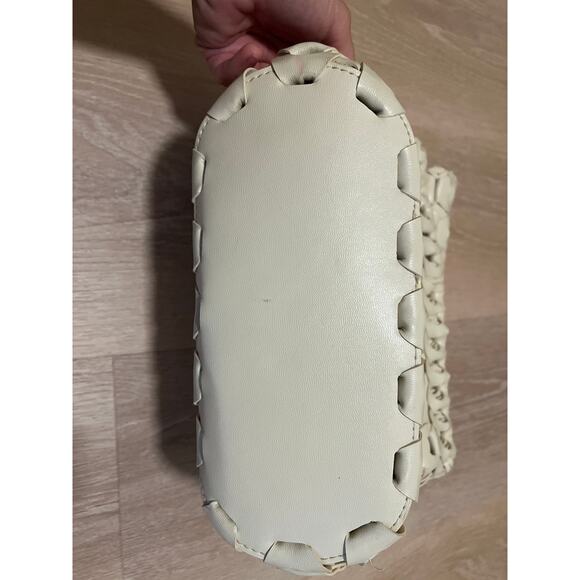 Crochet Leather Cream Woven Crossbody Purse Linked Medallion - Picture 7 of 11